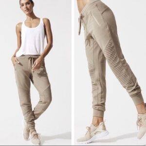 ALO Yoga Tan Relaxed Fit Joggers with Elastic Cuffs